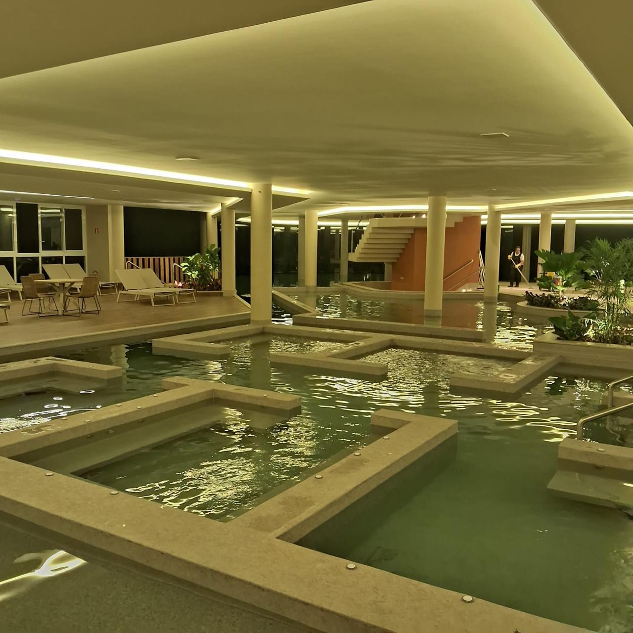PISCINA HOTEL