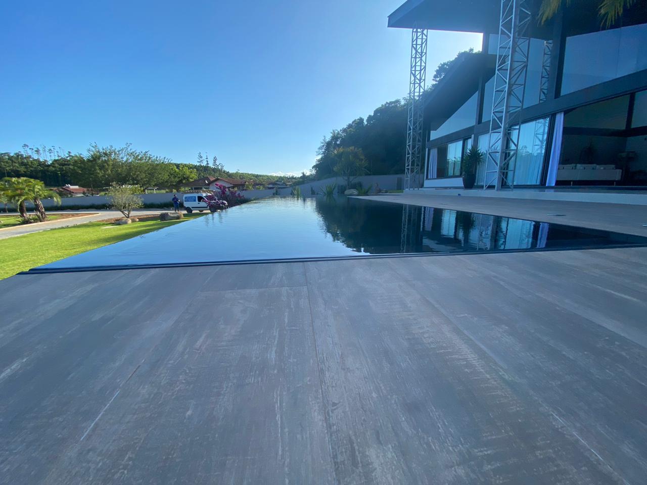 PISCINA BORDA INFINITA